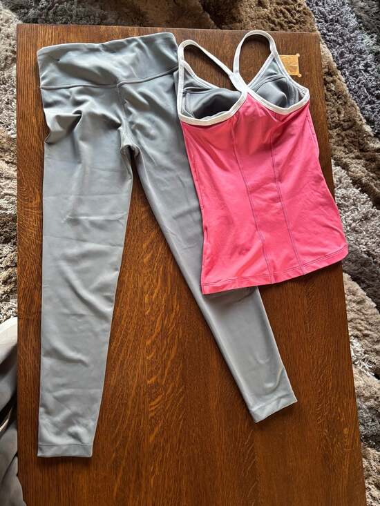 Nike Dri-Fit Women's Workout Set - Picture 4 of 5